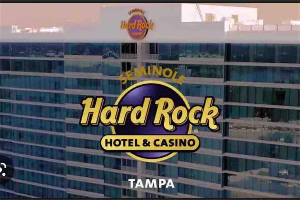탬파 Minutes To Fairgrounds, Hard Rock, & Busch Gardens 빌라 외부 사진